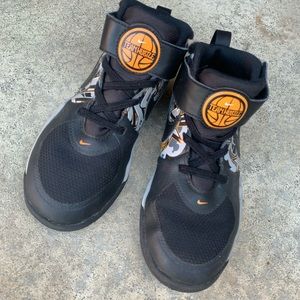 Nike Westbrook Sz 1Y EUC Basketball Shoes 🏀